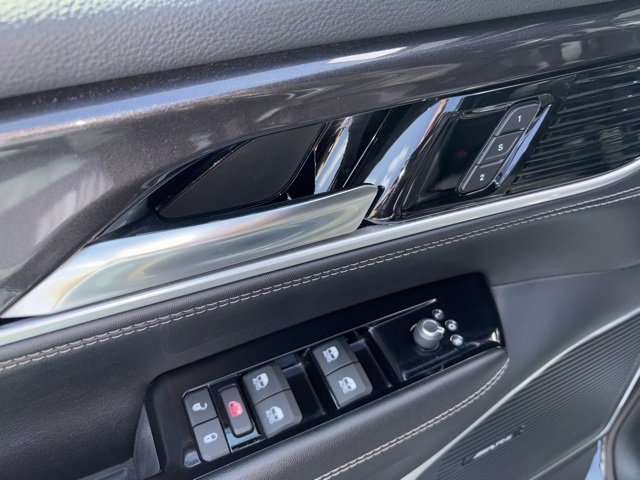 Used 2024 Jeep Wagoneer L 4WD image 26