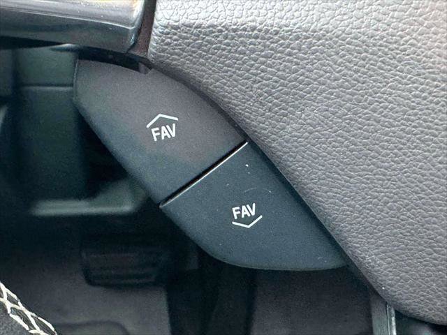 Used 2023 Chevrolet Camaro LT w/ Technology Package image 21