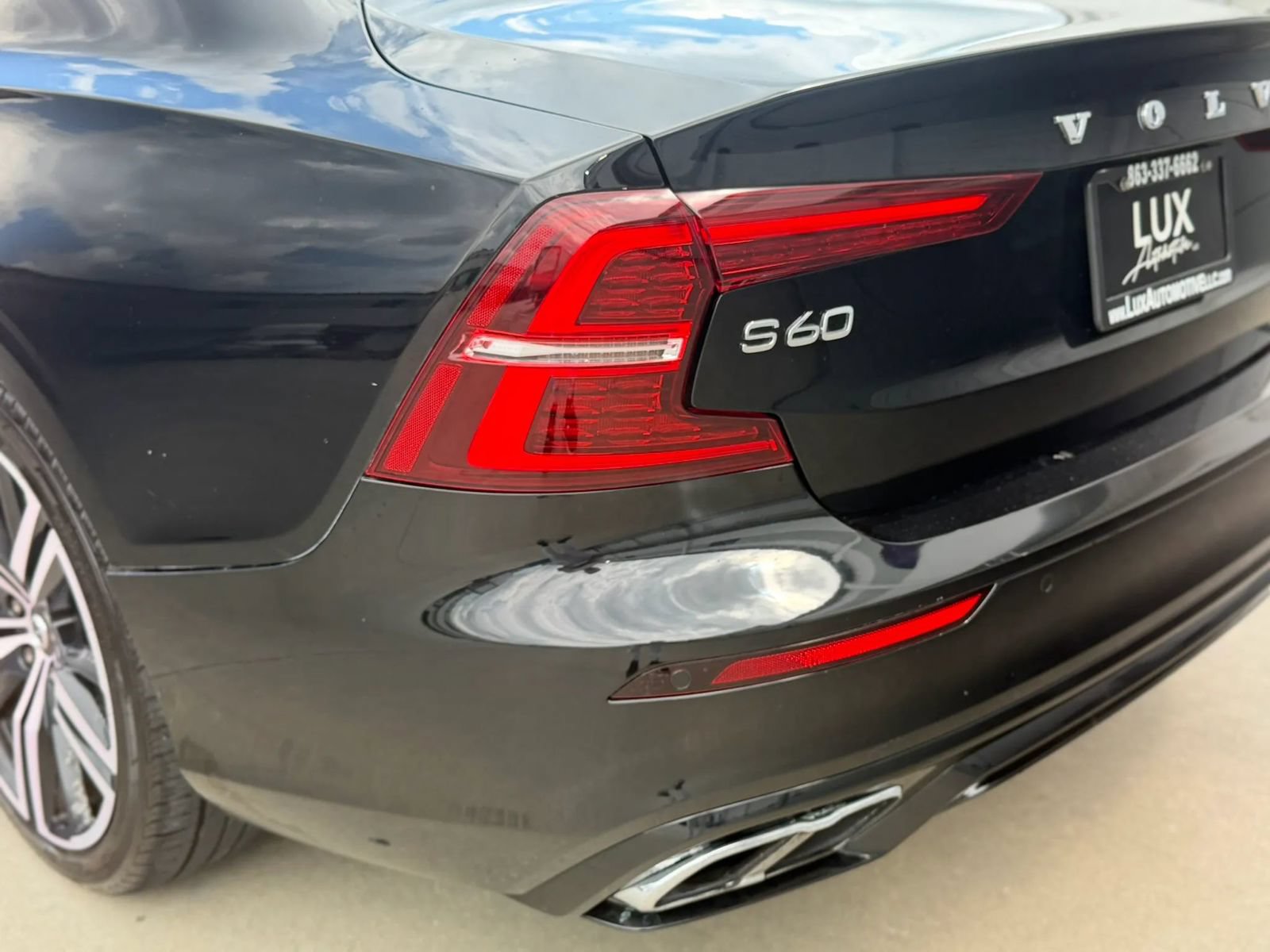Used 2019 Volvo S60 T5 R-Design FWD image 12