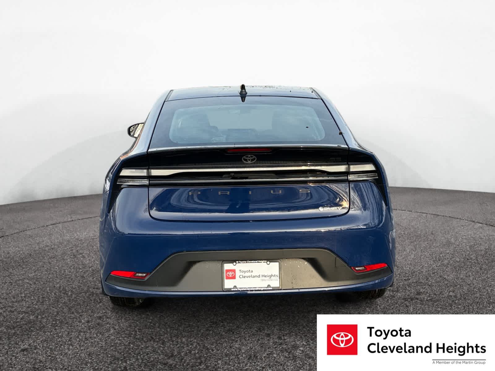 New 2026 Toyota Prius Plug-In Hybrid FWD image 4