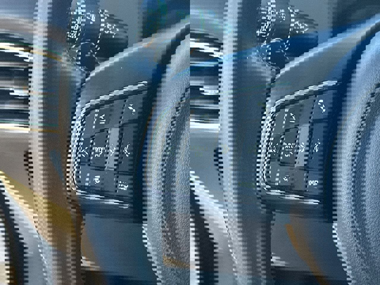 Used 2019 Jaguar F-PACE Premium image 25