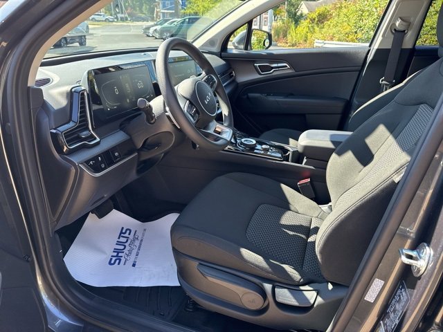 Used 2024 Kia Sportage LX image 7