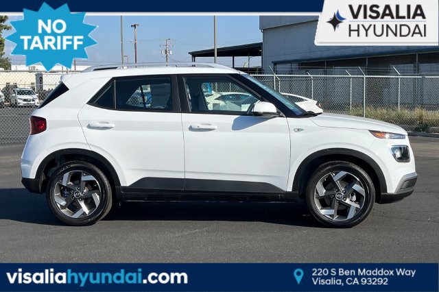 New 2025 Hyundai Venue SEL FWD image 3