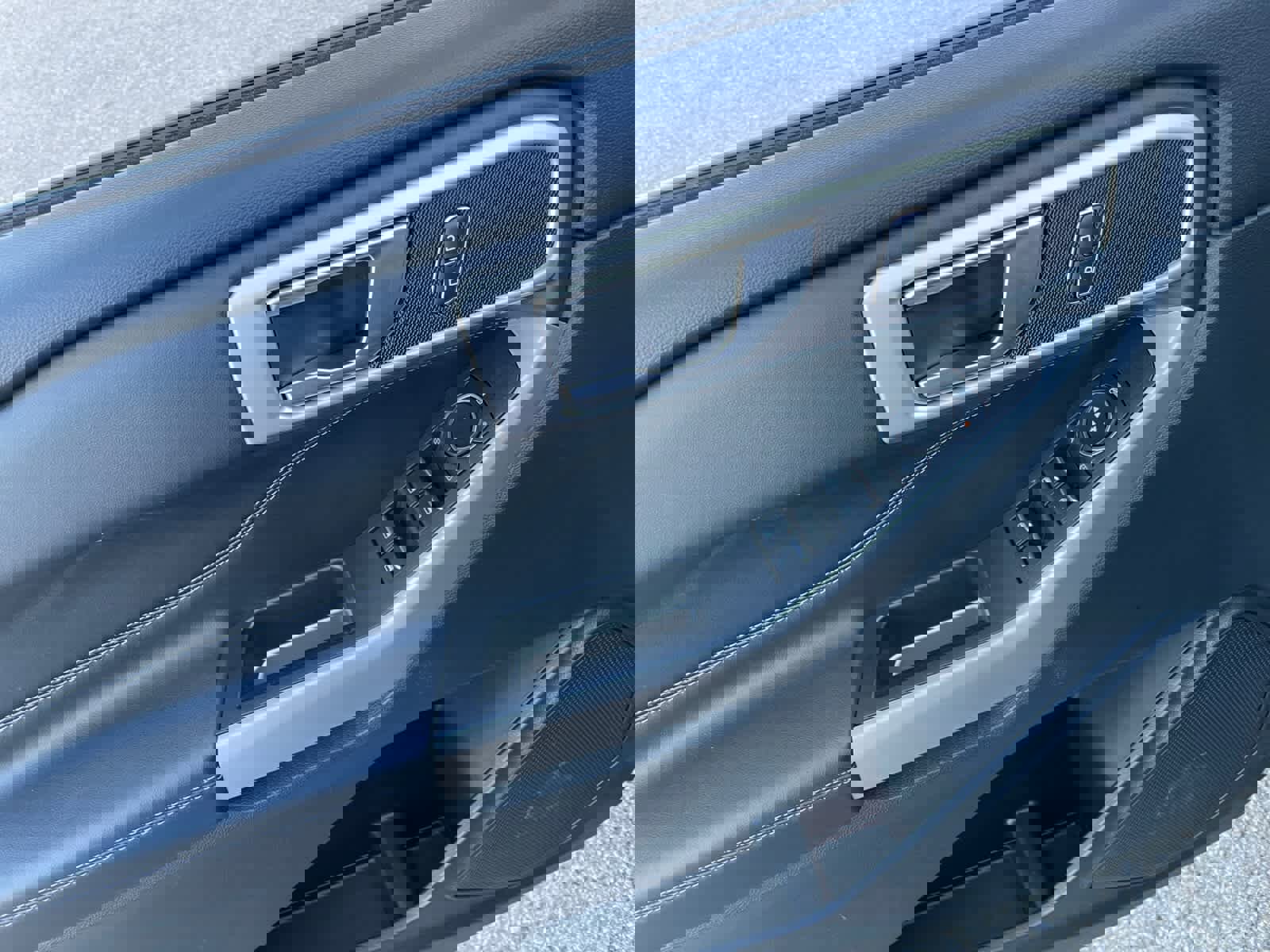 Certified 2023 Ford Explorer XLT w/ Equipment Group 202A image 10