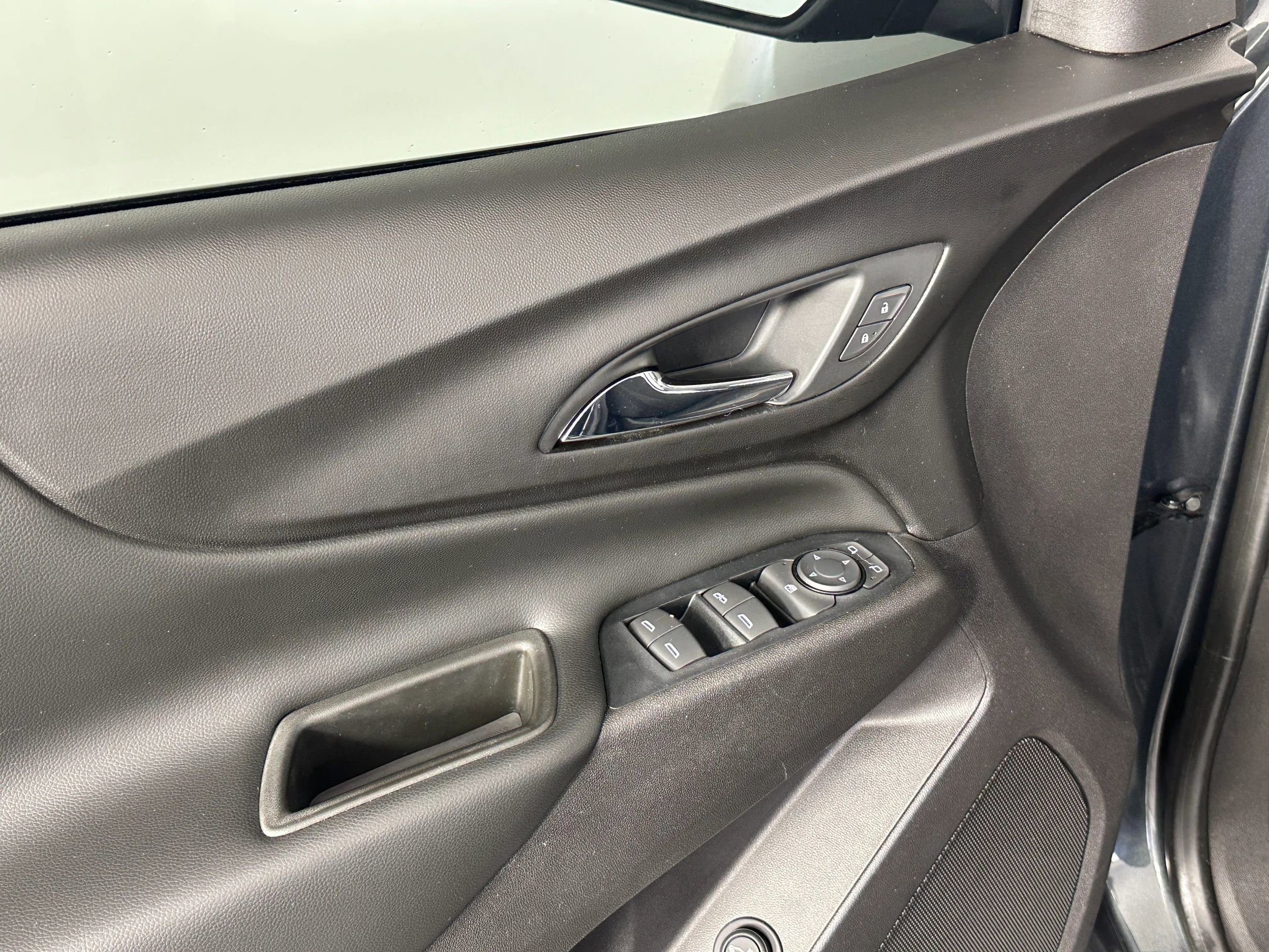 Used 2018 Chevrolet Equinox LT w/ Sun & Infotainment Package AWD/4WD image 28