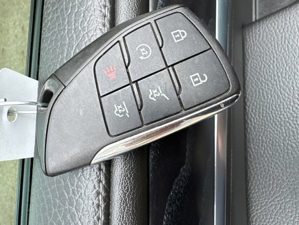 Used 2022 GMC Yukon Denali AWD/4WD image 9
