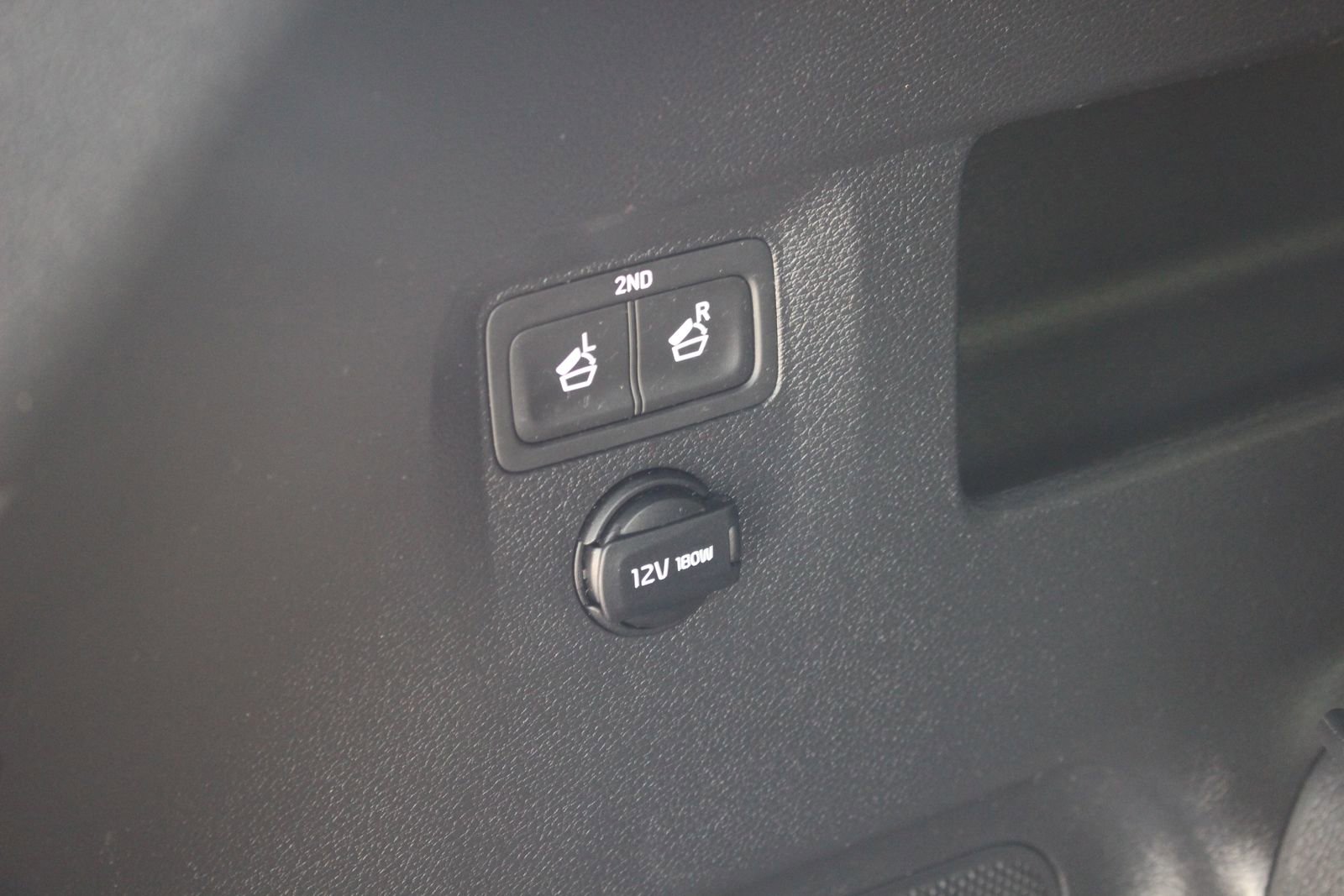 Certified 2024 Kia Telluride SX Prestige w/ Towing Package image 10