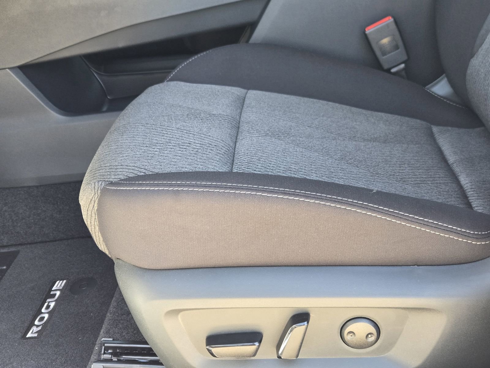 New 2026 Nissan Rogue SV image 21