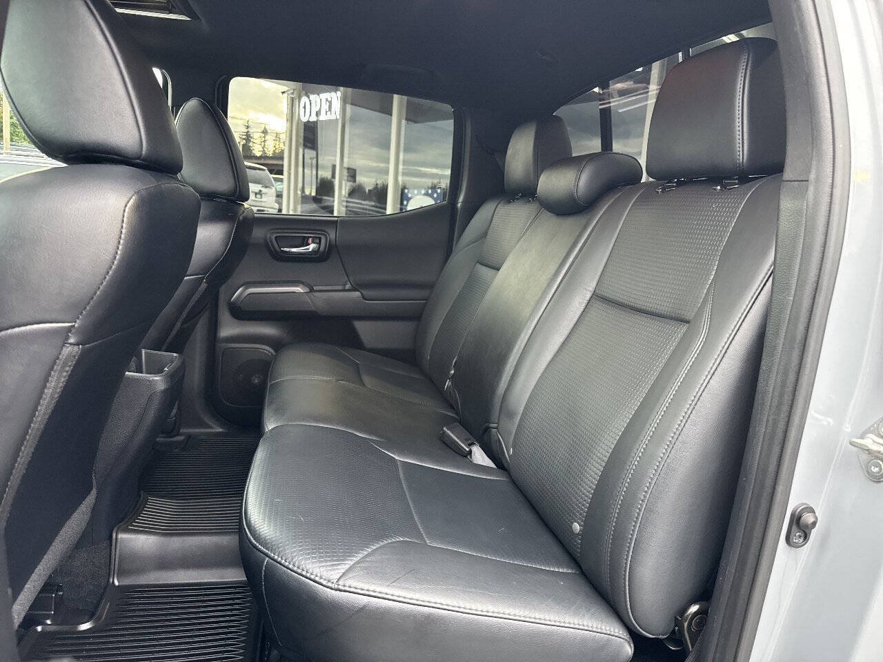 Used 2019 Toyota Tacoma TRD Sport AWD/4WD image 24