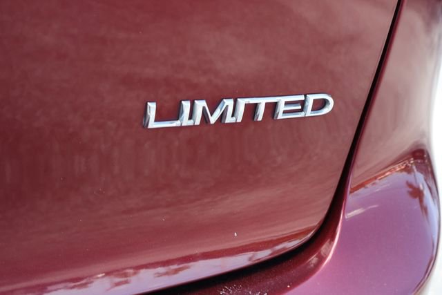 Used 2017 Chrysler Pacifica Limited image 8