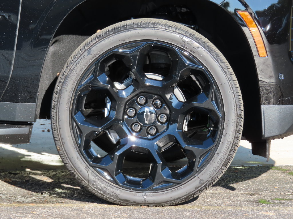 New 2026 Chevrolet Suburban RST AWD/4WD image 18