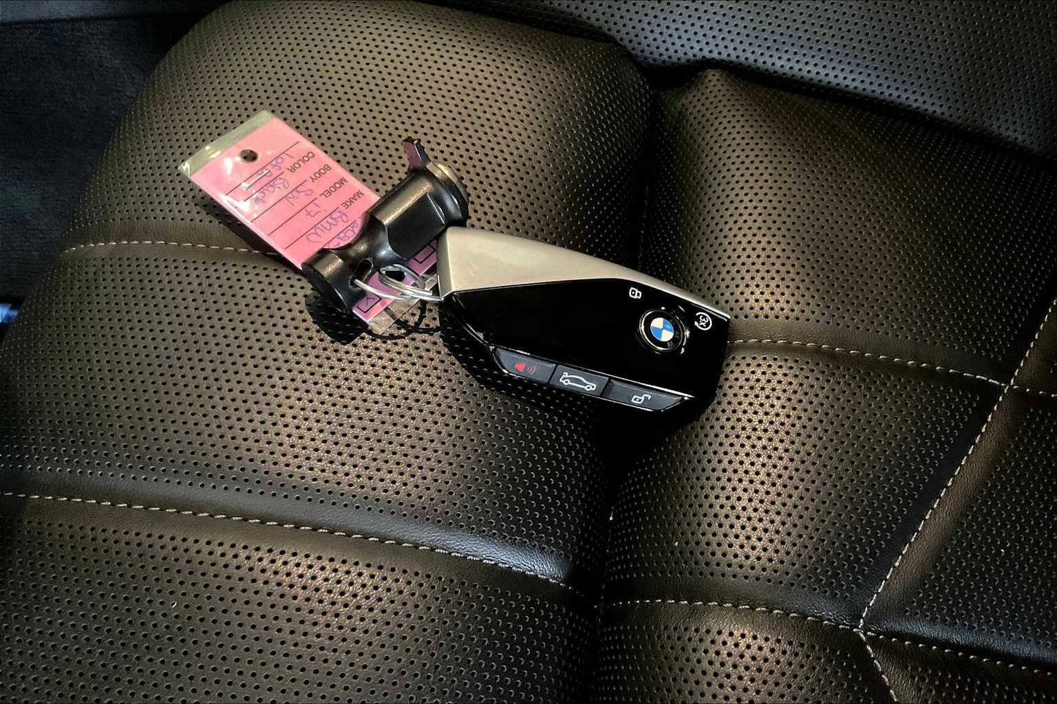 Used 2023 BMW i7 xDrive60 image 13