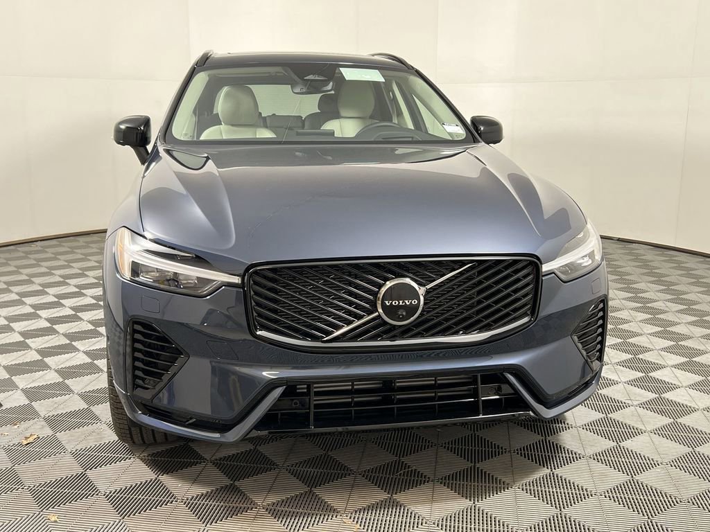New 2026 Volvo XC60 T8 Ultra w/ Climate Package image 3