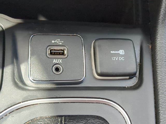 Used 2019 Jeep Cherokee Latitude w/ Popular Appearance Group FWD image 24