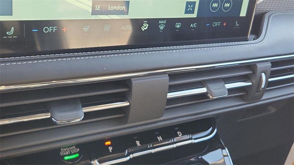 New 2026 Lincoln Corsair Reserve image 23