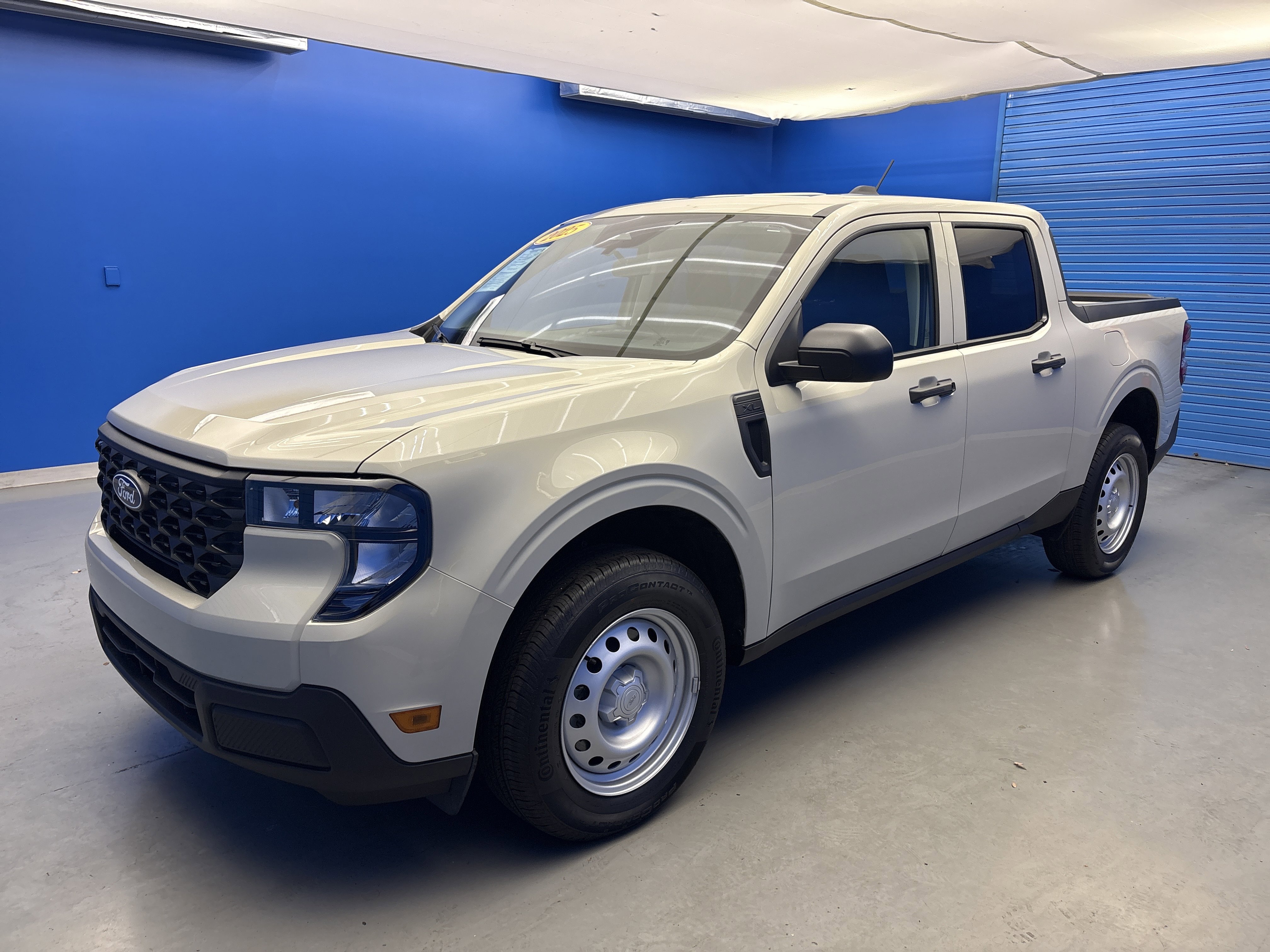 Used 2025 Ford Maverick XL w/ Equipment Group 102A image 4