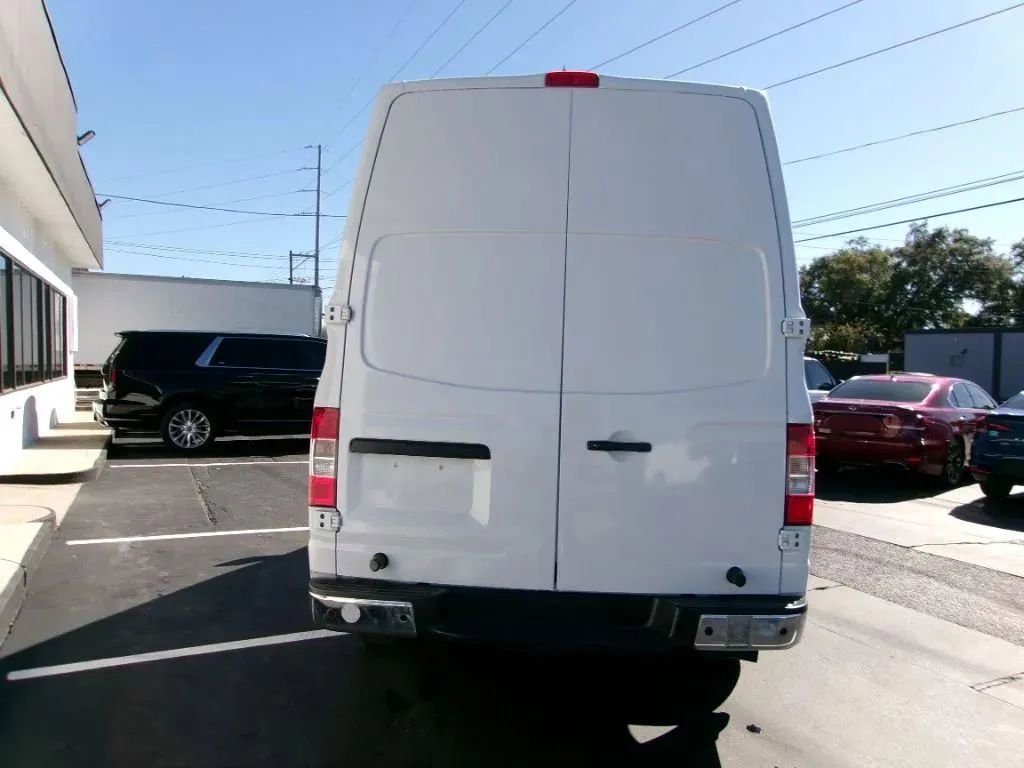 Used 2013 Nissan NV 2500 SV w/ Technology Pkg RWD image 4