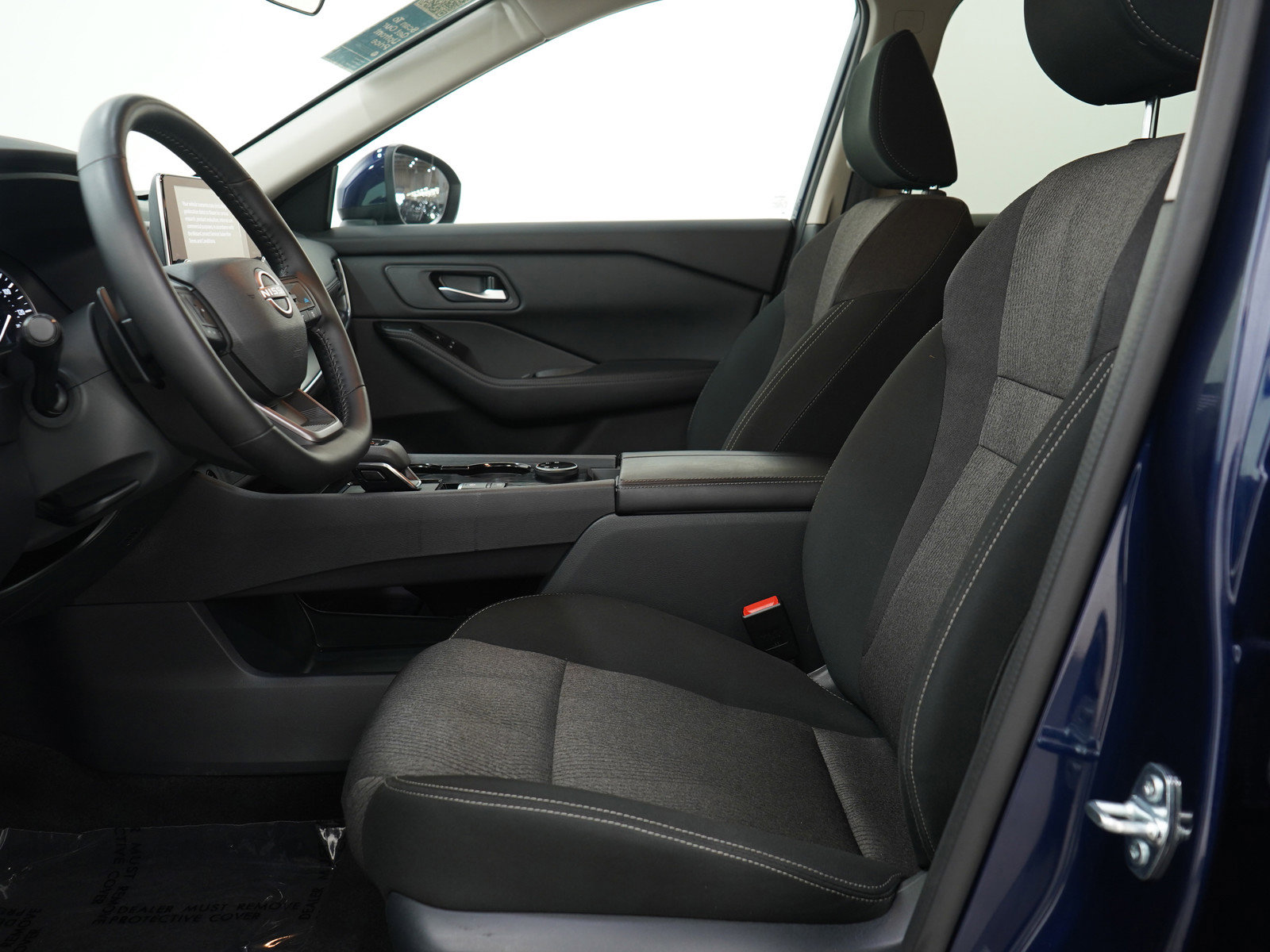 Used 2025 Nissan Rogue SV image 24