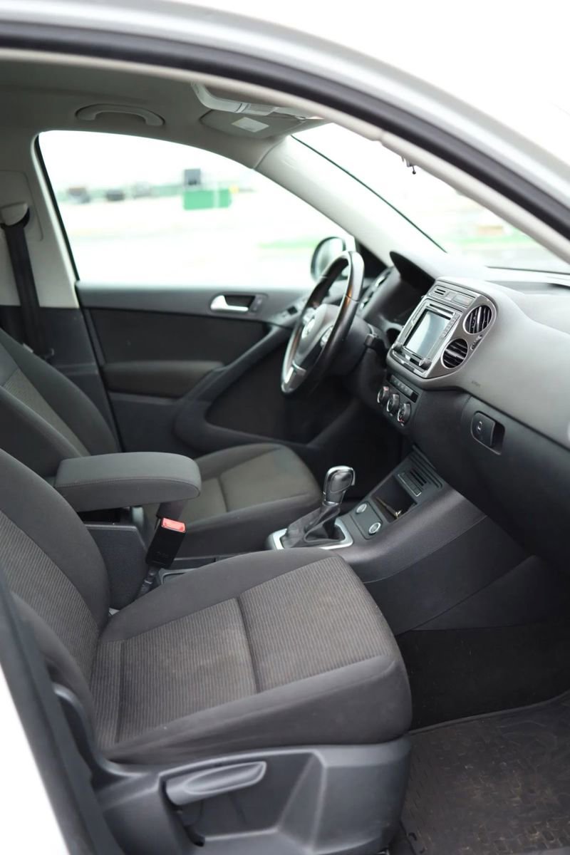 Used 2017 Volkswagen Tiguan S image 44