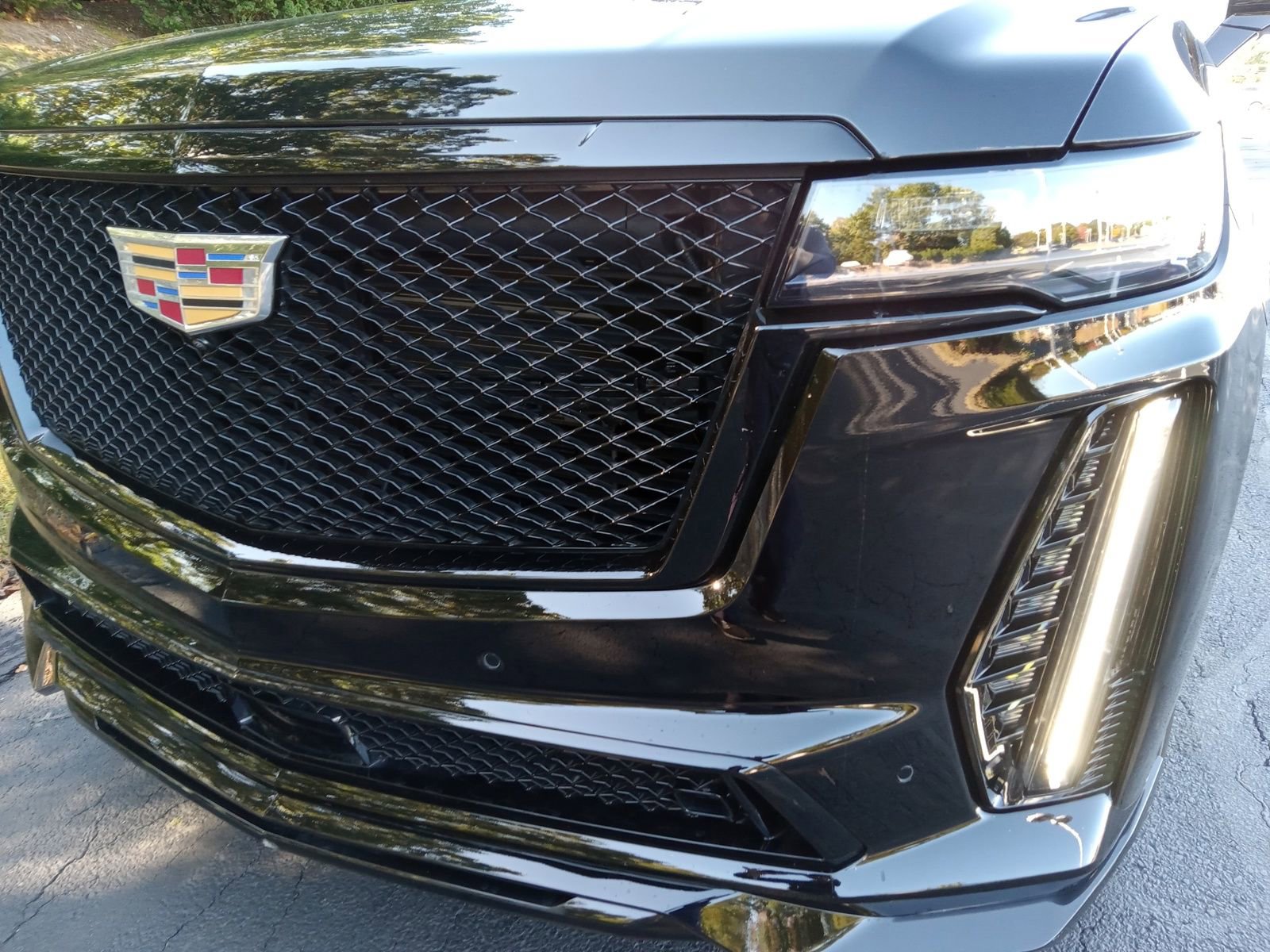 Used 2023 Cadillac Escalade V image 29