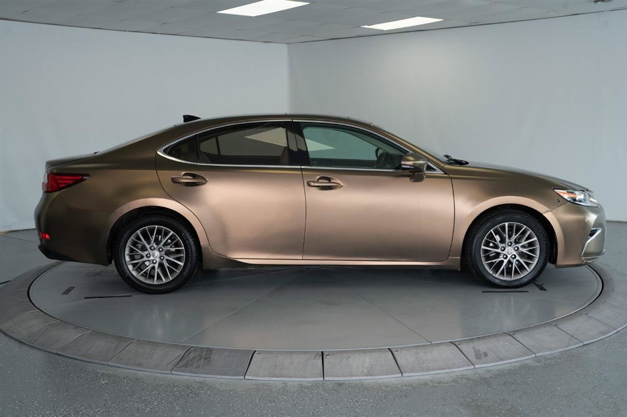 Used 2017 Lexus ES 350 w/ Navigation System Package FWD image 8