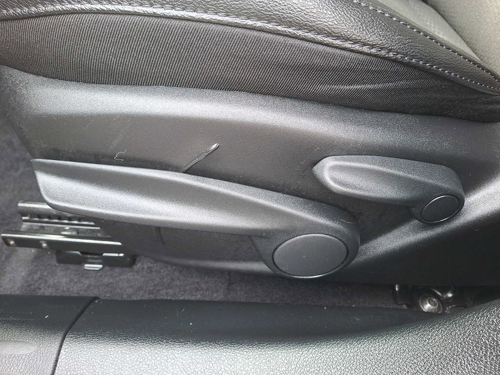 Used 2024 Jeep Compass Trailhawk image 9