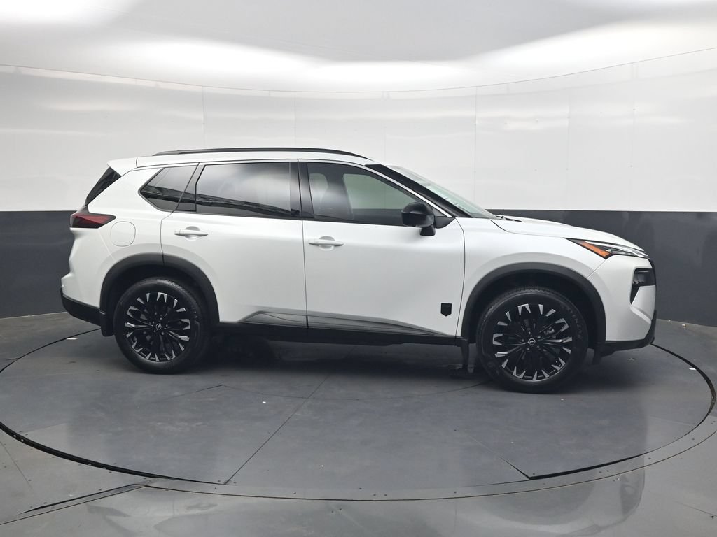 New 2026 Nissan Rogue Dark Armor FWD image 4
