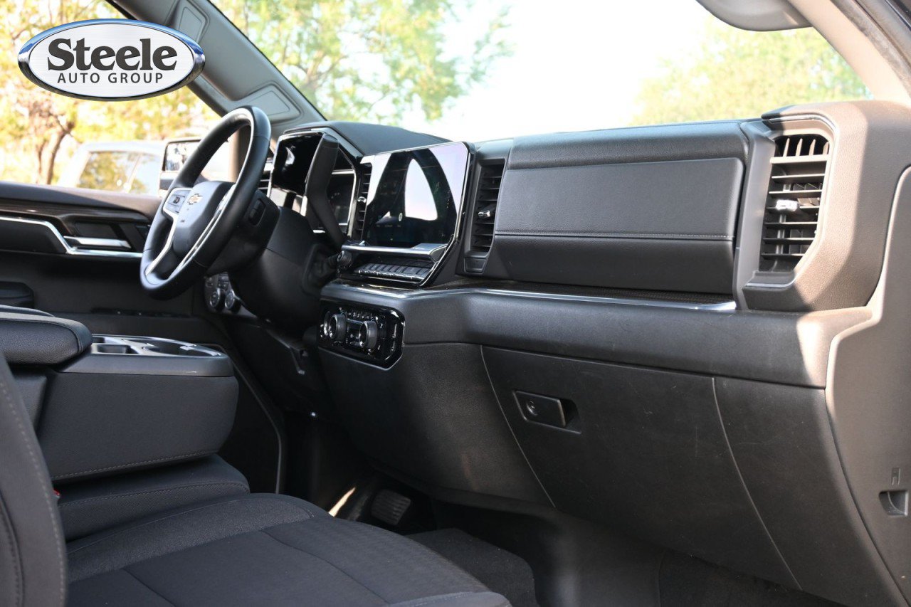 Certified 2024 Chevrolet Silverado 1500 LT AWD/4WD image 24