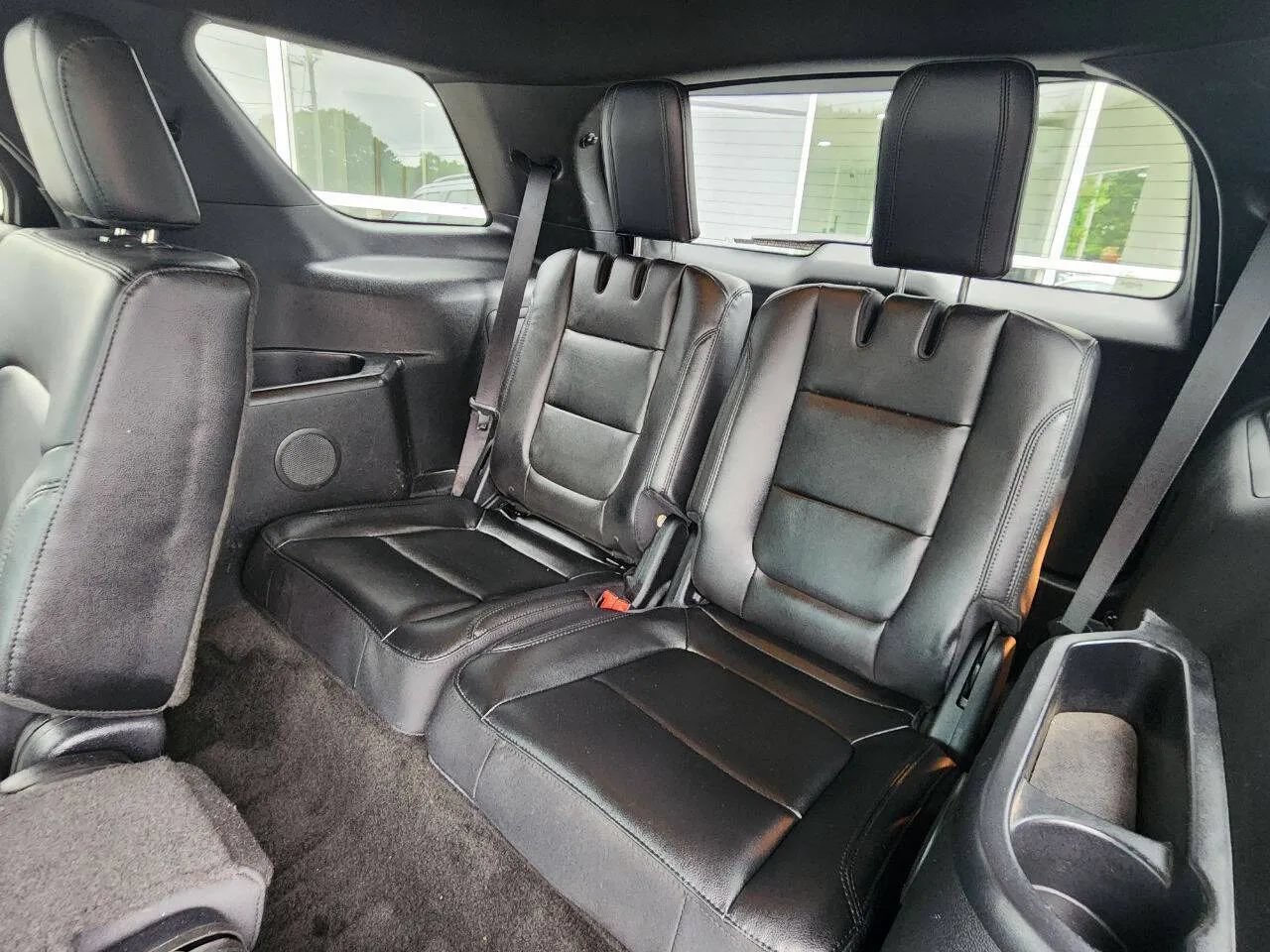 Used 2016 Ford Explorer XLT w/ Equipment Group 202A AWD/4WD image 12