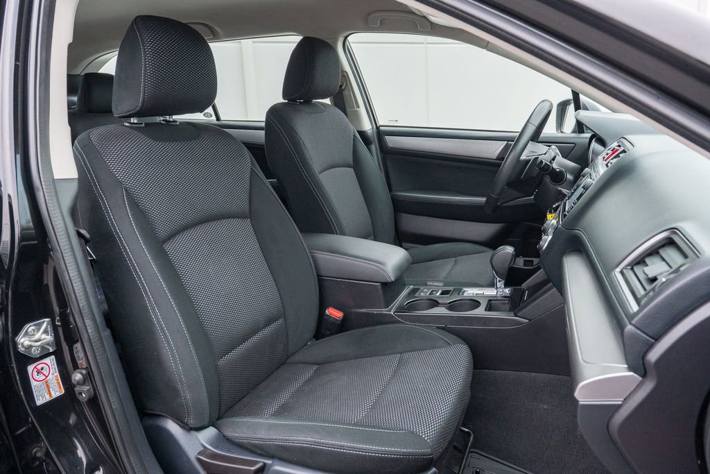 Used 2017 Subaru Outback 2.5i AWD/4WD image 18