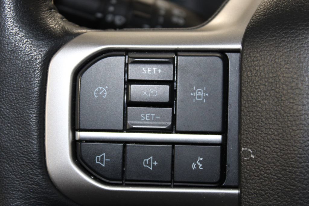 Used 2024 Ford Expedition Max XLT image 23