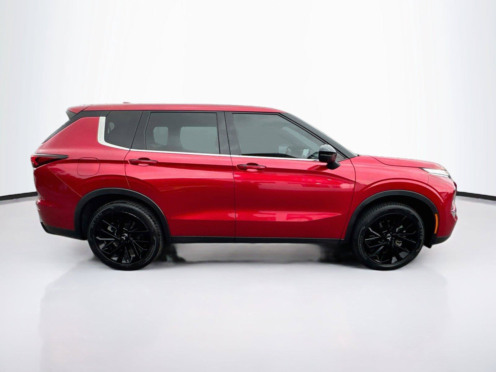 Used 2023 Mitsubishi Outlander SE Black Edition AWD/4WD image 6