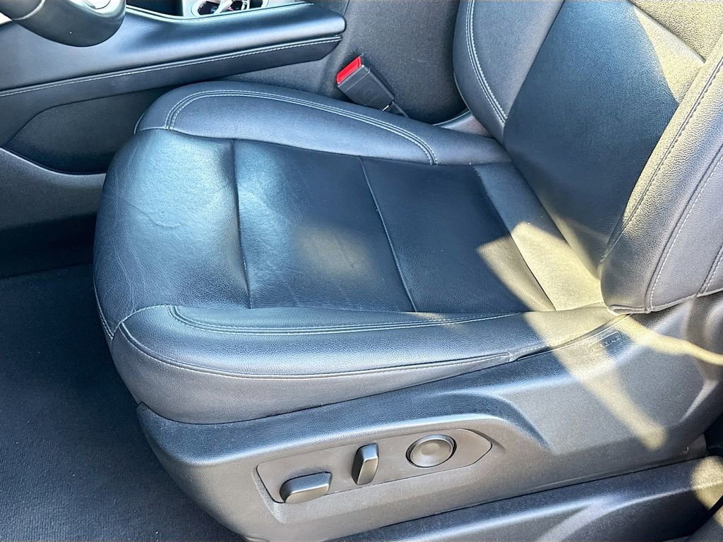 Used 2023 Chevrolet Suburban LT image 19