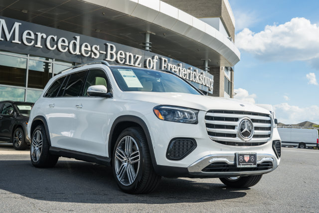 Certified 2025 Mercedes-Benz GLS 450 4MATIC image 1