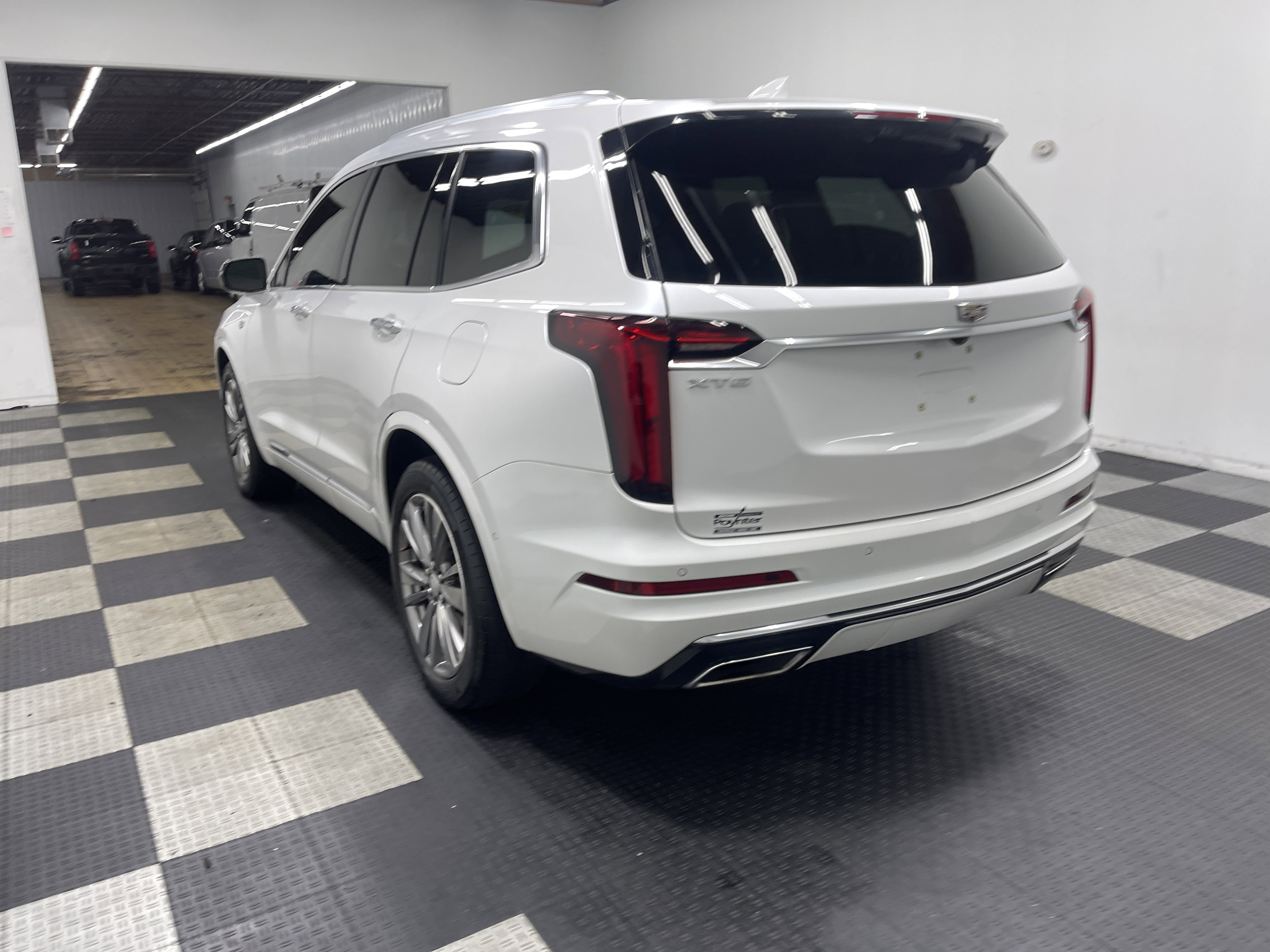 Used 2021 Cadillac XT6 Premium Luxury image 2