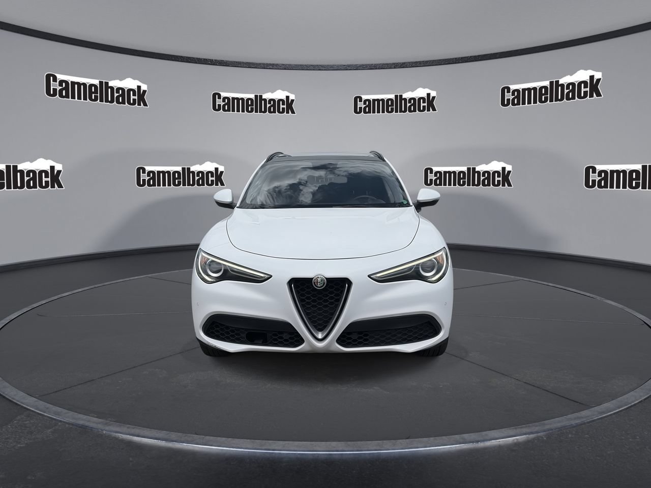 Used 2018 Alfa Romeo Stelvio Sport w/ Quick Order Package 22J Sport AWD/4WD image 2