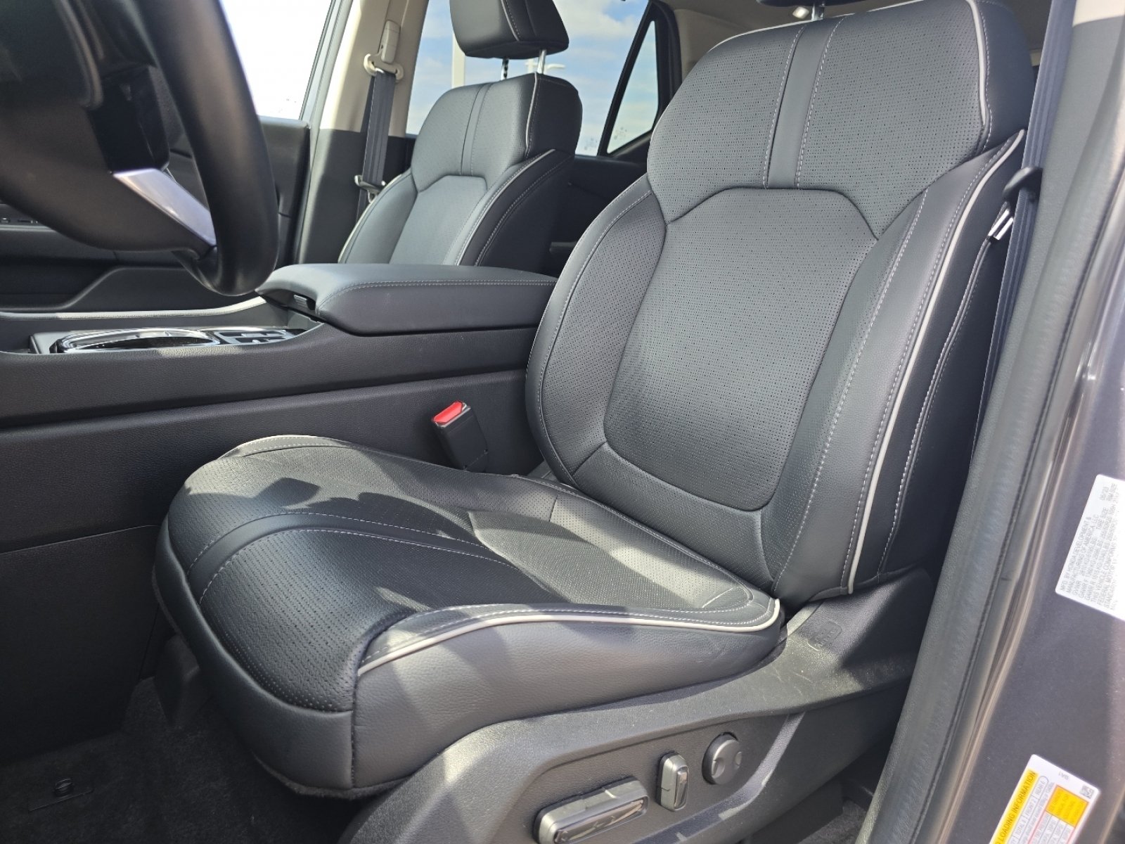Used 2023 Honda Pilot Elite image 25