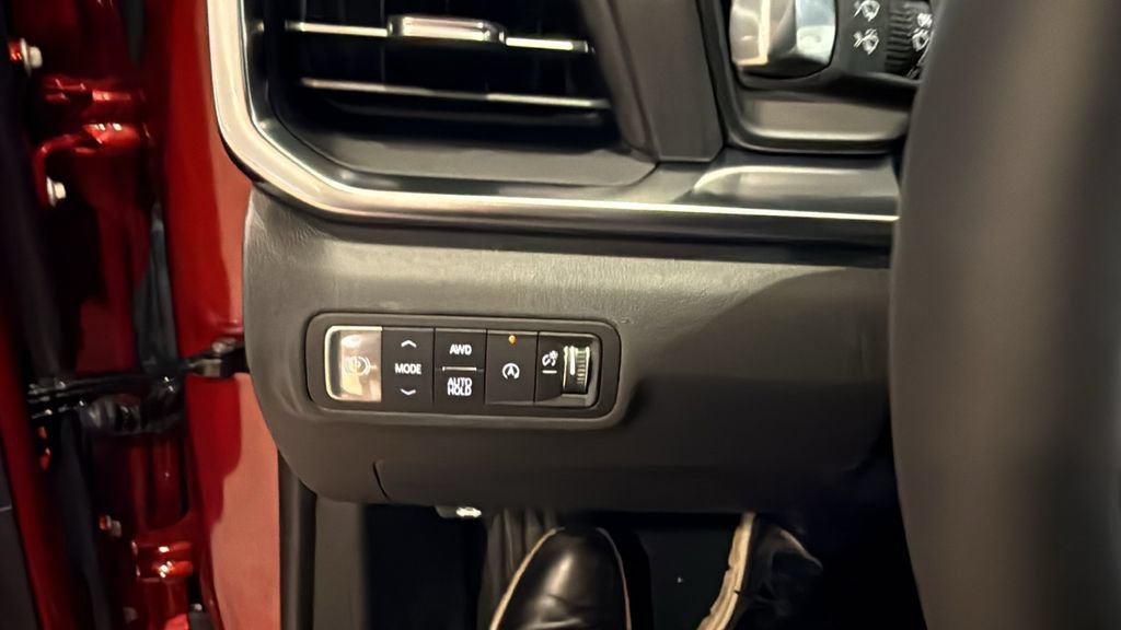 Used 2026 GMC Terrain Denali w/ LPO, Floor Liner Package AWD/4WD image 31