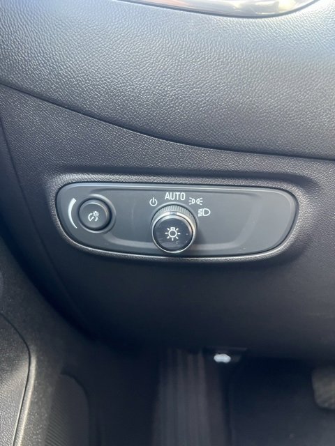 Used 2022 Chevrolet Equinox LS w/ LS Convenience Package image 31