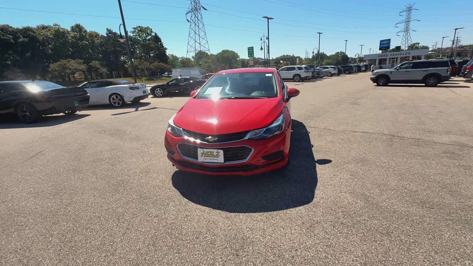 Used 2017 Chevrolet Cruze LT w/ Convenience Package FWD image 3