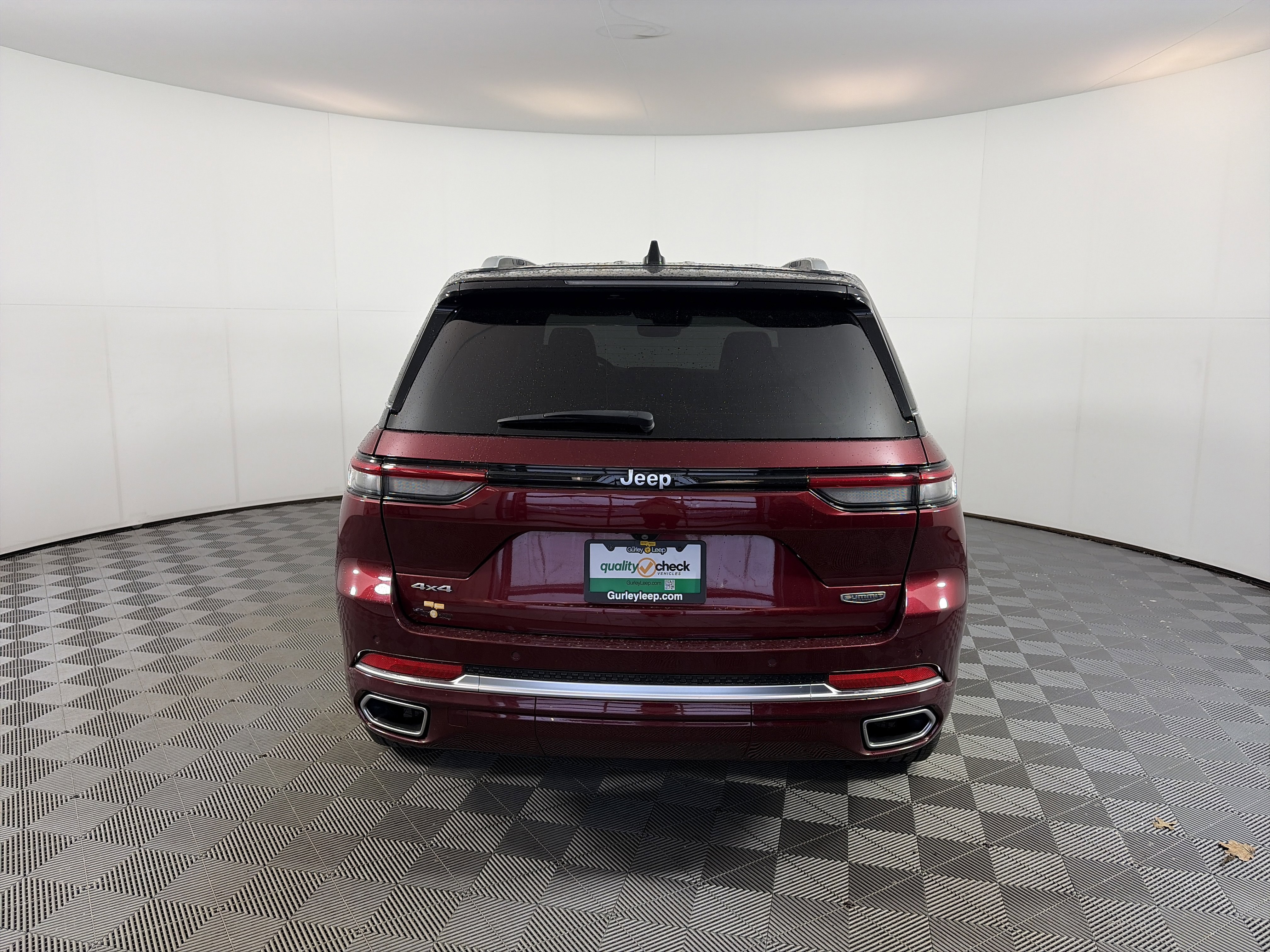 Used 2022 Jeep Grand Cherokee Summit AWD/4WD image 9