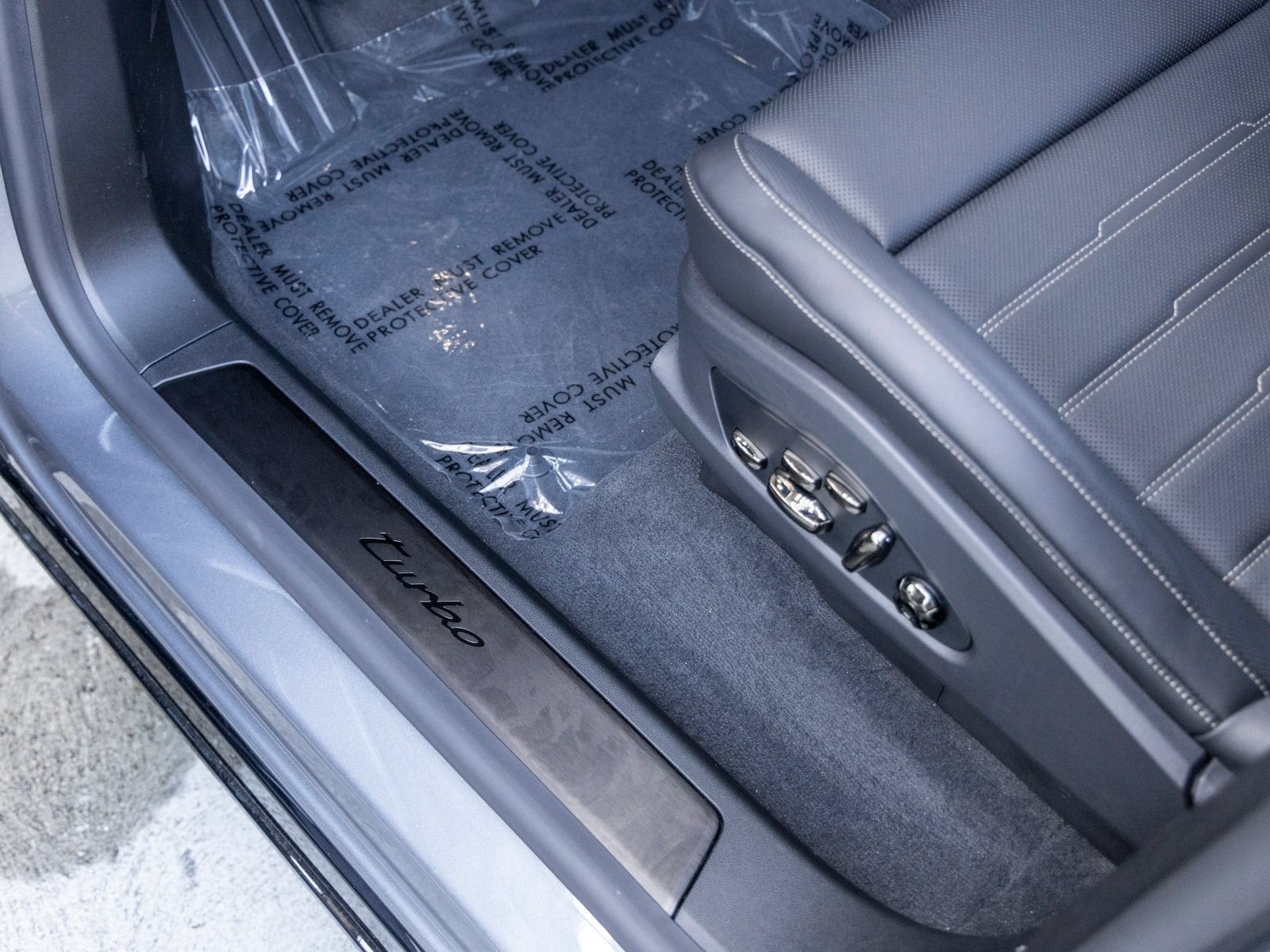 New 2026 Porsche Cayenne Turbo AWD/4WD image 34