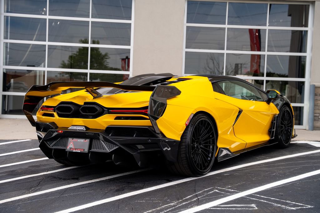 Used 2024 Lamborghini Revuelto AWD/4WD image 21