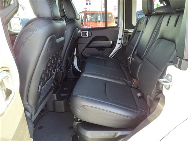 New 2023 Jeep Wrangler Unlimited Rubicon 4xe w/ Cold Weather Group image 17
