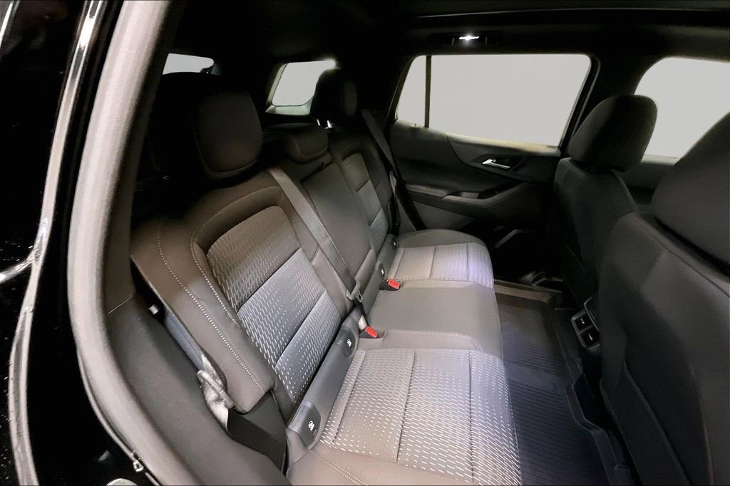New 2026 Chevrolet Equinox LT w/ Midnight Edition FWD image 12