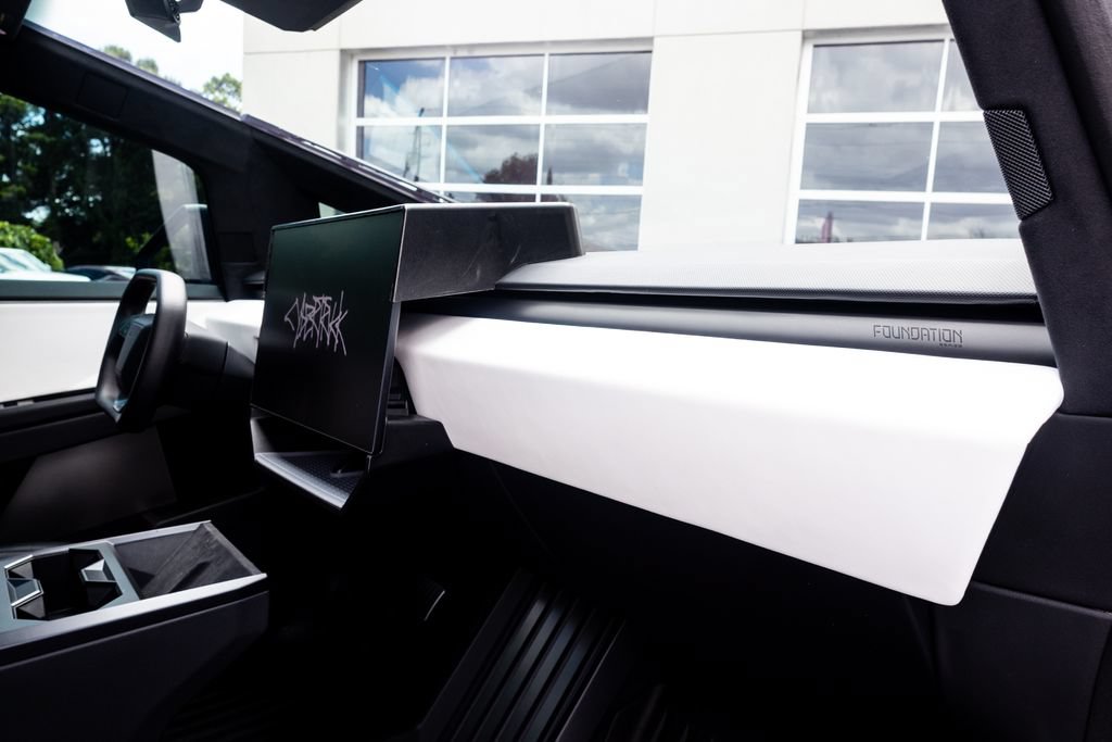 Used 2024 Tesla Cybertruck AWD Crew Cab image 36
