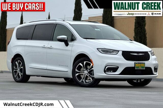 New 2026 Chrysler Pacifica Pinnacle