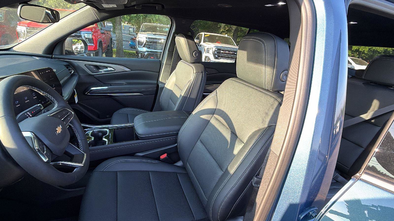 New 2026 Chevrolet Traverse LT FWD image 38