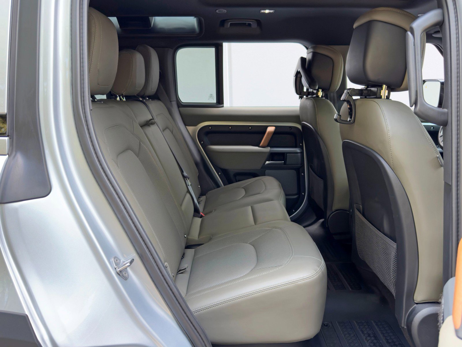 Used 2023 Land Rover Defender 110 X image 43