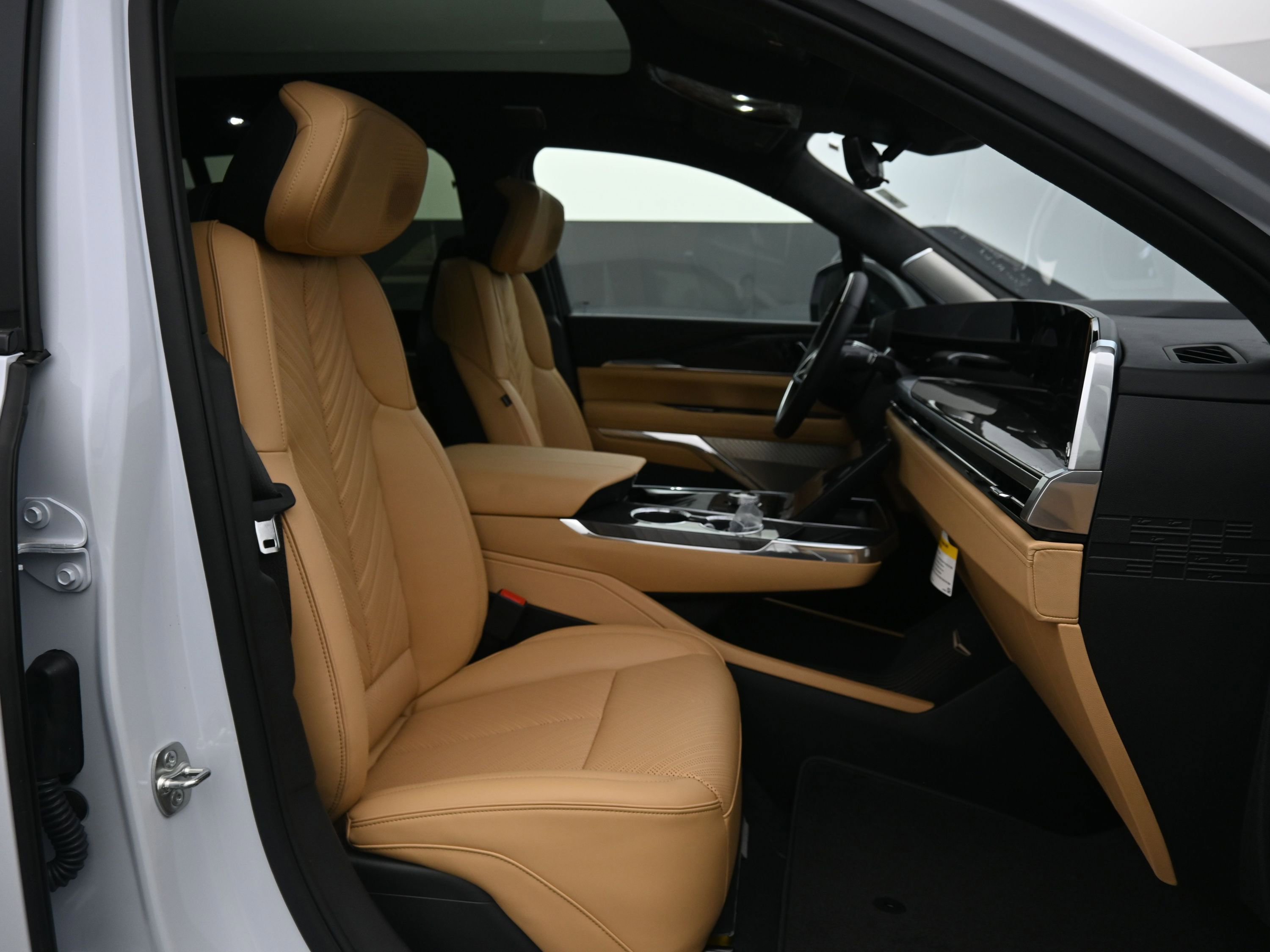 New 2026 Cadillac Escalade IQ Luxury 2 image 13